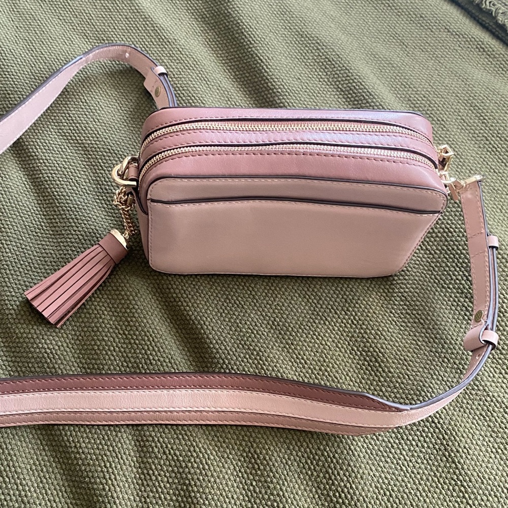 Michael Kors Two-Tone Blush and Mauve Leather Crossbody Shoulder Bag - Picture 2 of 4